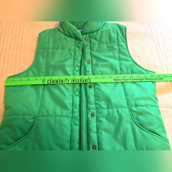 IZOD WOMEN'S GREEN PUFFER VEST. SIZE MEDIUM. - Picture 7 of 10